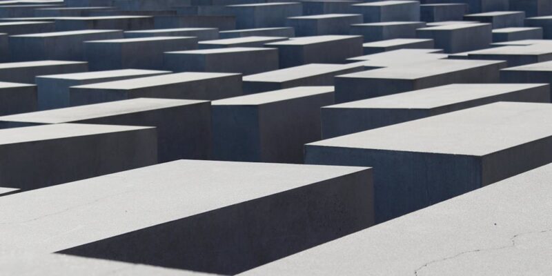 Keeping The Memory Of The Holocaust Alive | Drooms